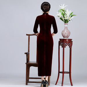 Robe de banquet brodée à la main pour femmes, de haute qualité, style traditionnel chinois, coupe ajustée, robe élégante pour dames - Product Image 2