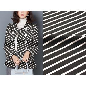Tela jacquard de poliéster suave y económica con rayas blancas y negras para prendas de mujer, 2026 - Product Image 1