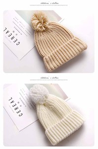 Commercio all'ingrosso Carino Cabel Knit del Cappello Bianco Slouch Acrilico di Inverno Dei Capretti Cappelli Con Pom Pom - Product Image 6