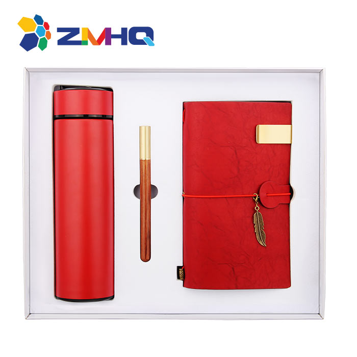 Rosso-pallone sottovuoto + penna + taccuino