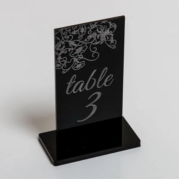 टेबलटॉप अलंकृत काले एक्रिलिक टेबल संख्या उत्कीर्णन के साथ Lucite शादी की मेज सजावट