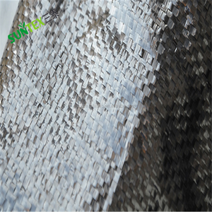 Venta al por mayor, mantillo de tela tejida negra, esteras de bloqueo de maleza de hierba, <span class=keywords><strong>malla</strong></span> de tela uv de suelo permeable a la lluvia al agua - Product Image 4
