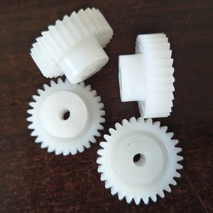 <span class=keywords><strong>POM</strong></span> naylon plastik dişli özelleştirilmiş dişli naylon <span class=keywords><strong>pom</strong></span> hdpe plastik parçalar - Product Image 3