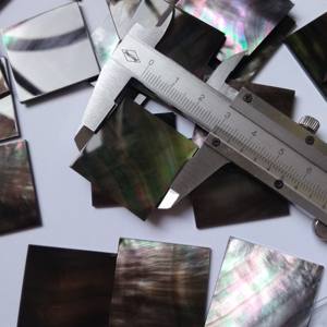 Hoogwaardige gekalibreerde natuurlijke zwarte schelp vierkante cabochon losse edelsteen parelmoer voor het maken van sieraden - Product Image 2