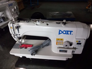 <span class=keywords><strong>Machine</strong></span> à <span class=keywords><strong>coudre</strong></span> industrielle à point droit à entraînement direct à aiguille simple DT9700D à grande vitesse <span class=keywords><strong>d</strong></span>'occasion - Product Image 2