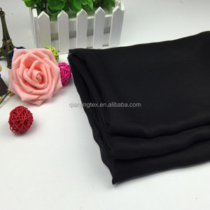 Vendita calda in <span class=keywords><strong>tessuto</strong></span> <span class=keywords><strong>chiffon</strong></span> <span class=keywords><strong>nero</strong></span> di seta morbido e liscio in poliestere per abito estivo - Product Image 3
