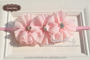 Triple flores <span class=keywords><strong>de</strong></span> la gasa <span class=keywords><strong>de</strong></span> la bailarina solid Blossom gratinadas con rhinestone botones Centro diadema delgada - Product Image 3