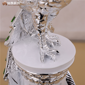 Figura Decorativa de Animal de Resina para Interiores de Hotel u Hogar, Elegante Figura de Pavo Real en Venta - Product Image 4