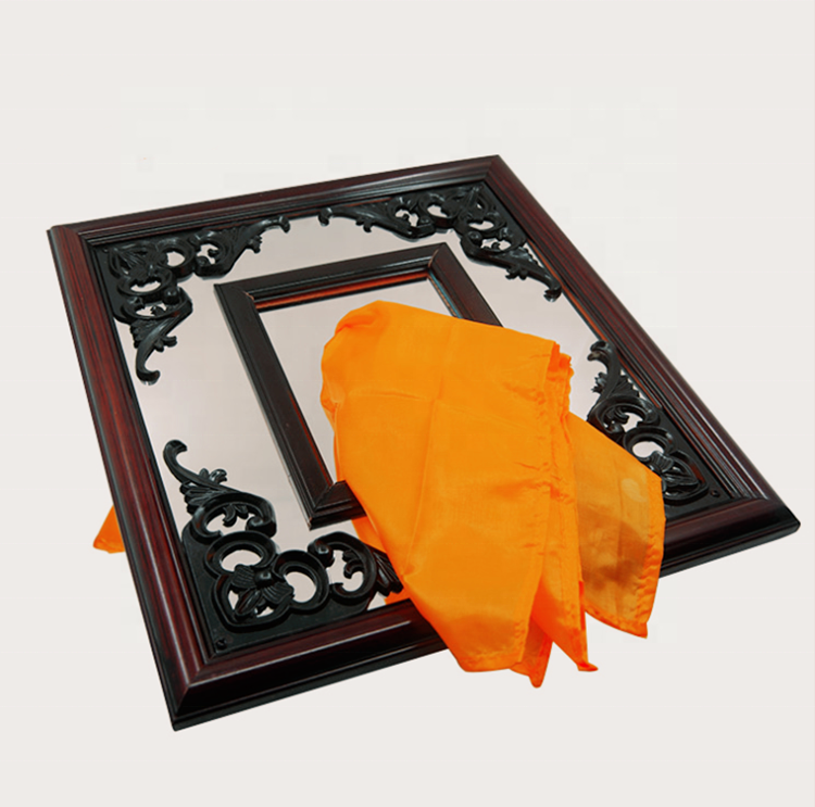 Шелковые шарфы через зеркало, волшебные трюки