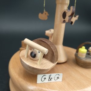 Carillon Carousel in legno giocattolo in movimento musicale in legno per bambini adorabili - Product Image 3