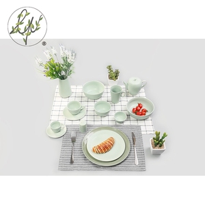 Francés país estilo hecho a mano de cerámica vajilla plato - Product Image 1