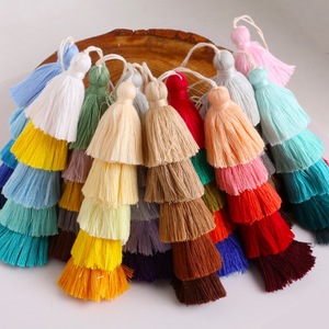 Venta al por mayor 12,5 cm Multicolor 5 capas borla con lazo decorativo borla para joyería - Product Image 1