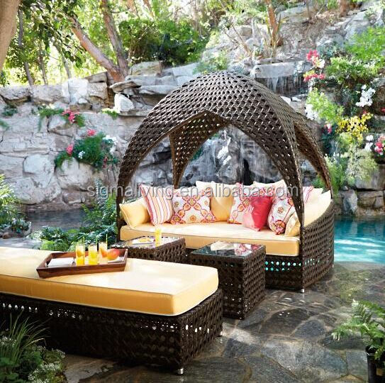 Hot sale antique garden furniture large lounge bed rattan outdoor bed