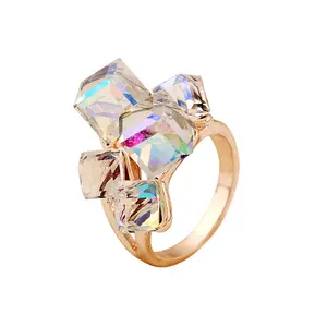 Women's Crystal Cocktail Rings Cube Change Color Green and White Austria Crystal Cluster Amethyst Rings