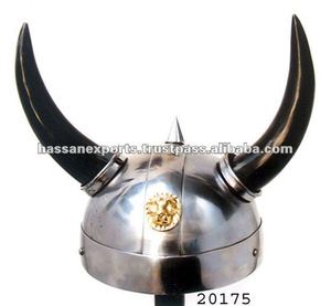 Casco de armadura de cuernos vikingos - Product Image 1