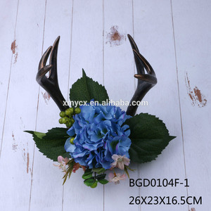 Pared de <span class=keywords><strong>asta</strong></span> de ciervo de resina montado y <span class=keywords><strong>luego</strong></span> decorado con flor - Product Image 1