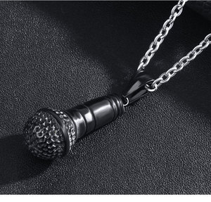 Collana con Ciondolo a Forma di Microfono Stereoscopico con Diamanti Sintetici in Acciaio Inossidabile Color Argento, Oro e Oro Rosa per Uomo - Product Image 5