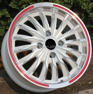 Taglia 13 15 <span class=keywords><strong>16</strong></span> 17 auto 13 ruote cerchi per le vendite