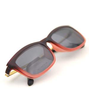 Fabricant de lunettes de <span class=keywords><strong>soleil</strong></span> polarisées unisexes à pince personnalisées à la mode 3017 Style OEM 12 lunettes pour hommes 7 jours de livraison depuis la Chine - Product Image 4