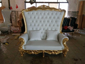 Decoración de Escenario de Boda con Adornos Dorados, Sofá de Respaldo Alto para Novios, Sillas para Baby Shower - Product Image 4