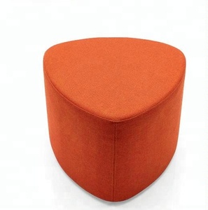 Nouveau repose-pieds et pouf triple design pour bureaux et espaces publics, mobilier pour hôtels et écoles, en tissu durable - Product Image 3
