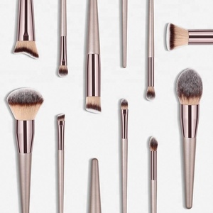 Yaeshii Wooden Women's Fashion Makeup Brush 10pcs Cosmetic Make up Brush Champagne Color Makeup Brushes Set - Product Image 3