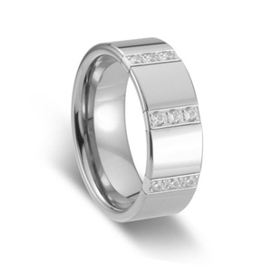 Anillo de Tungsteno Castillo de Stirling 2025: 8mm con Incrustaciones de Acero y Circonita Negra, Anillo de Matrimonio - Product Image 5