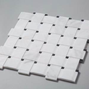 Mosaico de Mármol Blanco Carrara 3D con Diseño de Cesta y Puntos Negros de Nero Marquina - Product Image 2