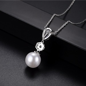 LUOTEEMI en forma de perla Zirconia cúbico boda colgante de collar para las mujeres novias con simulado blanco perla collar - Product Image 6