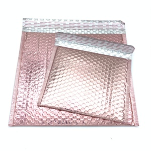 Gros flocon de neige bulle mailer enveloppes plus petit rembourré petit métallique mailers - Product Image 3