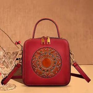 Новейший Модный китайский стиль тиснение коровья кожа маленькая квадратная коробка Сумки Роскошные сумки для женщин