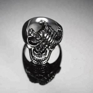 Marlary Offerta Speciale Gioielli 316L Scorpione In Acciaio Inox Cranio Intarsiato Rosso Zircone Anello Per Gli Anelli Degli Uomini - Product Image 2