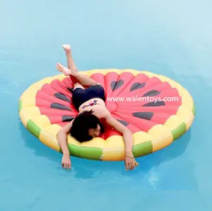 Flotador inflable de la rebanada de la sandía, balsa inflable del flotador de la sandía de la fruta, colchón inflable del juguete de la piscina de la sandía Gaint