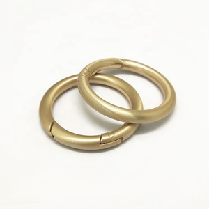5mm grand mousqueton en or brossé grand rond en métal mousqueton anneau - Product Image 1