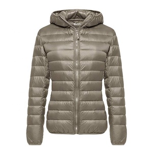Veste d'hiver XL pour femmes Style Bomber chaud en nylon avec tissu tissé rembourré et décoratif Vestes en duvet d'extérieur pour grande taille - Product Image 1