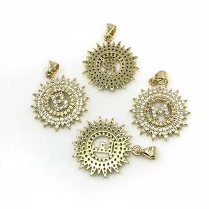 2025 Nueva joyería de moda dijes chapados en oro collar con colgante de letra del alfabeto pavimentado de circón transparente - Product Image 1