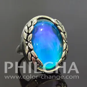 Laurel Wreath Oval Mood Stone Ring In Antique Silver Color