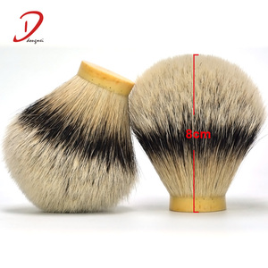 Pinceau à raser en poils de <span class=keywords><strong>blaireau</strong></span> de bonne qualité avec manche en <span class=keywords><strong>bois</strong></span>/résine, nœuds de poils de <span class=keywords><strong>blaireau</strong></span> Silvertip en provenance du Hebei - Product Image 3