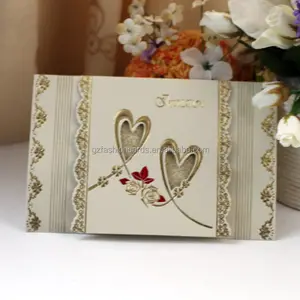 Tarjetas de invitación de boda simples de diseño barato invitaciones clásicas bolsillo forma de corazón Foiling Suite