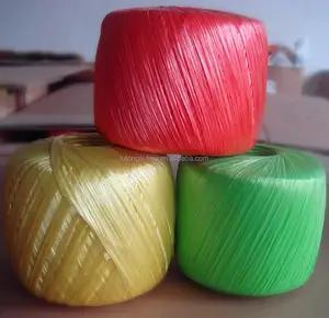 Cuerda de plástico de colores, cuerda de paja de plástico en bola