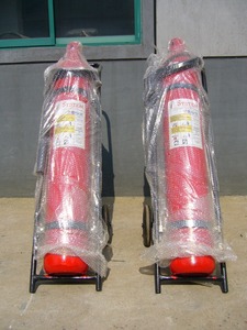 เครื่องดับเพลิงแบบรถเข็น <span class=keywords><strong>CO2</strong></span> รุ่น Welfare MTT25 น้ำหนัก 25 กก. สำหรับดับเพลิงประเภท B และ C พร้อมสายยางยาว 5 เมตร และหัวฉีด - Product Image 4