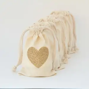 2024 nouveau pas cher Polyester en gros personnalisé coeur fête faveur sac coton transport cordon sac à dos Mini sac