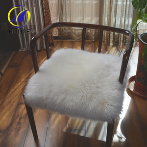 En <span class=keywords><strong>gros</strong></span> Personnalisé en peau de Mouton <span class=keywords><strong>Coussin</strong></span> <span class=keywords><strong>Pour</strong></span> <span class=keywords><strong>Lire</strong></span> <span class=keywords><strong>Au</strong></span> <span class=keywords><strong>Lit</strong></span> - Product Image 1