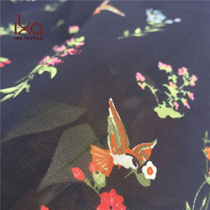 Tessuto <span class=keywords><strong>chiffon</strong></span> in poliestere 100% 75D leggero, antistatico, stampato digitalmente con piccoli <span class=keywords><strong>fiori</strong></span> <span class=keywords><strong>per</strong></span> <span class=keywords><strong>abiti</strong></span> da donna. - Product Image 6