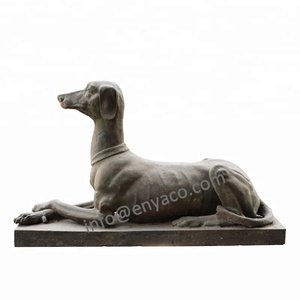 Lévrier whippet statue - France