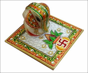 Pieza decorativa elegante de Chowki Ganesh de mármol hecha a mano India para bodas - Product Image 1