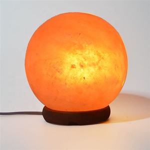Venta al por mayor Rock Salt Lamp Pink Crystal Natural Himalayan Salt Lamps Salt Rock con base de madera Mejor <span class=keywords><strong>precio</strong></span> - Product Image 2