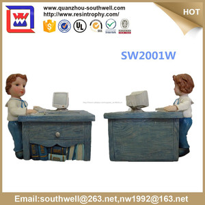 Résine polyresin <span class=keywords><strong>tirelire</strong></span> personnalisée <span class=keywords><strong>tirelire</strong></span> avec mignon <span class=keywords><strong>garçon</strong></span> figurines à vendre - Product Image 2