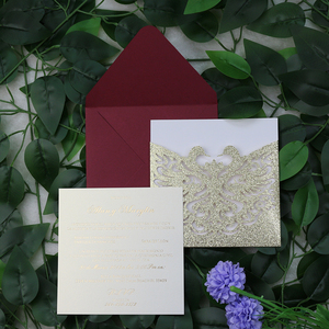 Invitation de <span class=keywords><strong>mariage</strong></span> découpée au laser de paillettes d'or de beau motif de cygne avec l'enveloppe bourgogne - Product Image 4