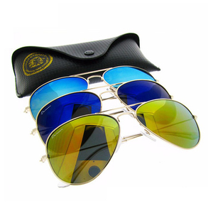<span class=keywords><strong>Occhiali</strong></span> da <span class=keywords><strong>Sole</strong></span> di Lusso Personalizzati 2024, Polarizzati per <span class=keywords><strong>Uomo</strong></span> e Donna, Nuova Vendita Calda, <span class=keywords><strong>Occhiali</strong></span> da <span class=keywords><strong>Sole</strong></span> Classici con Montatura Blu e Oro - Product Image 1